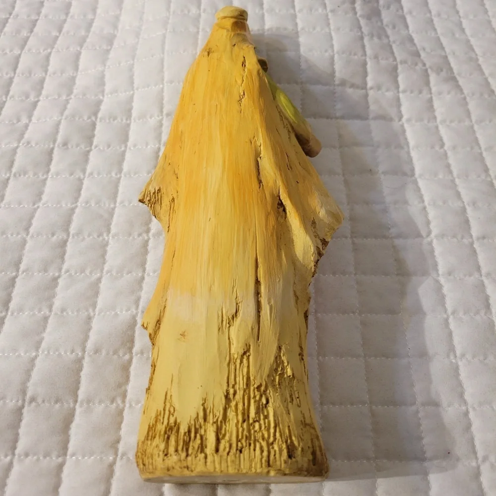 RARE Nativity Resin Figurine Unique Sculpt Holy Christmas Holiday Festive Winter